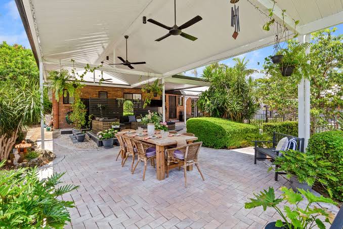 Garden Patio with Paver Courtyard